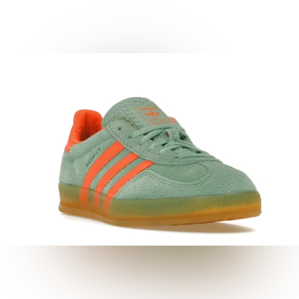Pulse mint women’s indoor gazelle shoes size 8
